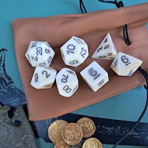 Hand-Carved Natural Bone DnD Dice Set – Unique Ancient-Style RPG Dice for Fantasy, Cosplay & Gifts