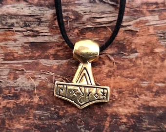 Collier marteau de Thor en laiton : amulette viking mjolnir avec inscription runique