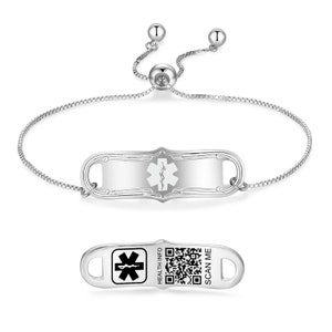 Pode incluir: Pulseira de alerta médica de prata com fecho de cordão deslizante. A pulseira tem uma etiqueta retangular com um símbolo médico e as palavras "HEALTH INFO" e "SCAN ME" na parte de trás.