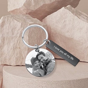 Porte-clés personnalisé en acier inoxydable Porte-clés gravé Porte-clés photo personnalisé Porte-clés souvenir pour lui, cadeau fête des pères pour papa