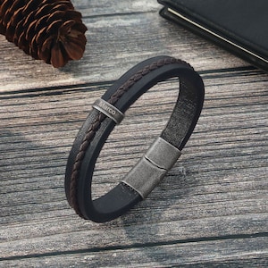 Pulsera de cuero para hombre con 1-5 nombres - Pulsera de nombre de familia de cuentas grabadas personalizadas para papá - Pulsera personalizada para hombre con nombres de familia, regalo