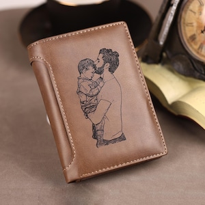 Portefeuille photo personnalisé pour homme, portefeuille en cuir avec gravure, portefeuille marron à trois volets, cadeaux d'anniversaire pour papa, pour mari, cadeaux d'anniversaire
