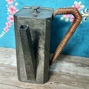 Per amore del peltro - Rara teiera vintage in peltro con decorazioni geometriche/Art Déco e lavorazione a martello, in stile cavalleresco.