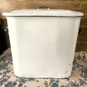 Bin There, Baked That. - Vintage Enamel Bread Bin