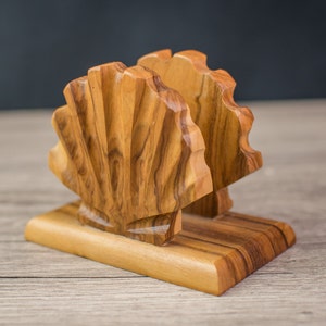 Portatovaglioli in legno - conchiglia
