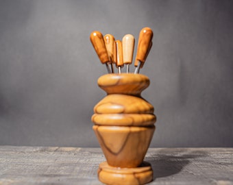 Wooden amphora with six forks - set for snacks