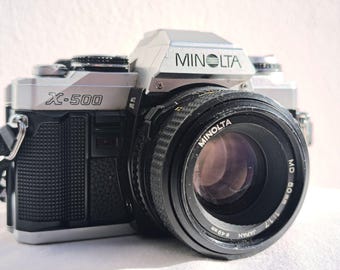 ミノルタ フィルムカメラ（望遠レンズとバッテリー付き） - Etsy 日本