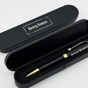 Stylo noir personnalisé dans une boîte personnalisée, cadeau de départ d'un collègue, cadeau gravé personnalisé pour collègue, cadeau promotionnel de collègue