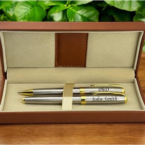 Personalized Graduation Pen Set – Engraved Gift for MBA, Masters, PhD, Law School, Custom Graduate Gift, Class of 2025