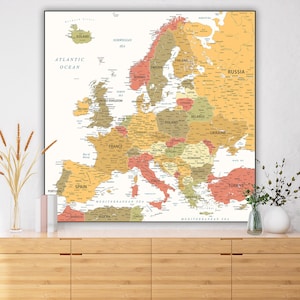 Neutrale Herbstfarben Europa Karte druckbares Poster | Quadratische Europakarte | Große Detailkarte für Poster, Druck | Zuhause Schule Wand Kunst Digital