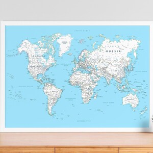 Mapa del mundo minimalista en blanco y azul con detalles de los países (descarga digital).