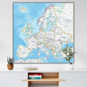 Digitale Detailkarte Europa - weiß blaue Europakarte für die Wandkunst | Druckbare Europa Reisekarte | Große Europakarte Klassenzimmer Poster