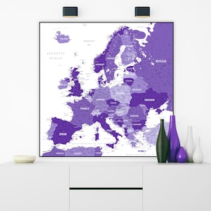 Europa lila druckbare Karte | Detailierte Landkarte von Europa | Mädchenzimmer Poster | Schule Dekor | Spielzimmer Map Digital | Hochauflösende Landkarte im Stil
