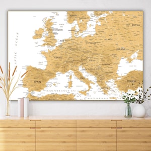 Mapa de Europa con países: mapa de Europa beige detallado e imprimible, mapa de Europa digital en colores neutros para arte de pared, póster, papel tapiz, impresión