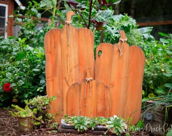 Citrouilles rustiques, planche de bois, citrouille, décoration d'automne fantaisiste magnifiquement peinte à la main sur des planches de bois de grange rustique pour votre décoration de porche d'automne