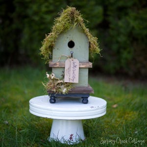 Rustic Cedar Bird House: Hand-Painted Porch Decor