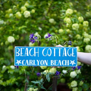 Handgeschilderd bord strandhuisje: op maat gemaakt rustiek houten decor