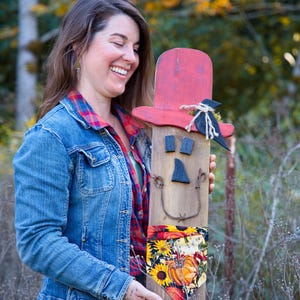 Hand-Painted Scarecrow on Rustic Barnwood Plank - Autumn Garden Decor