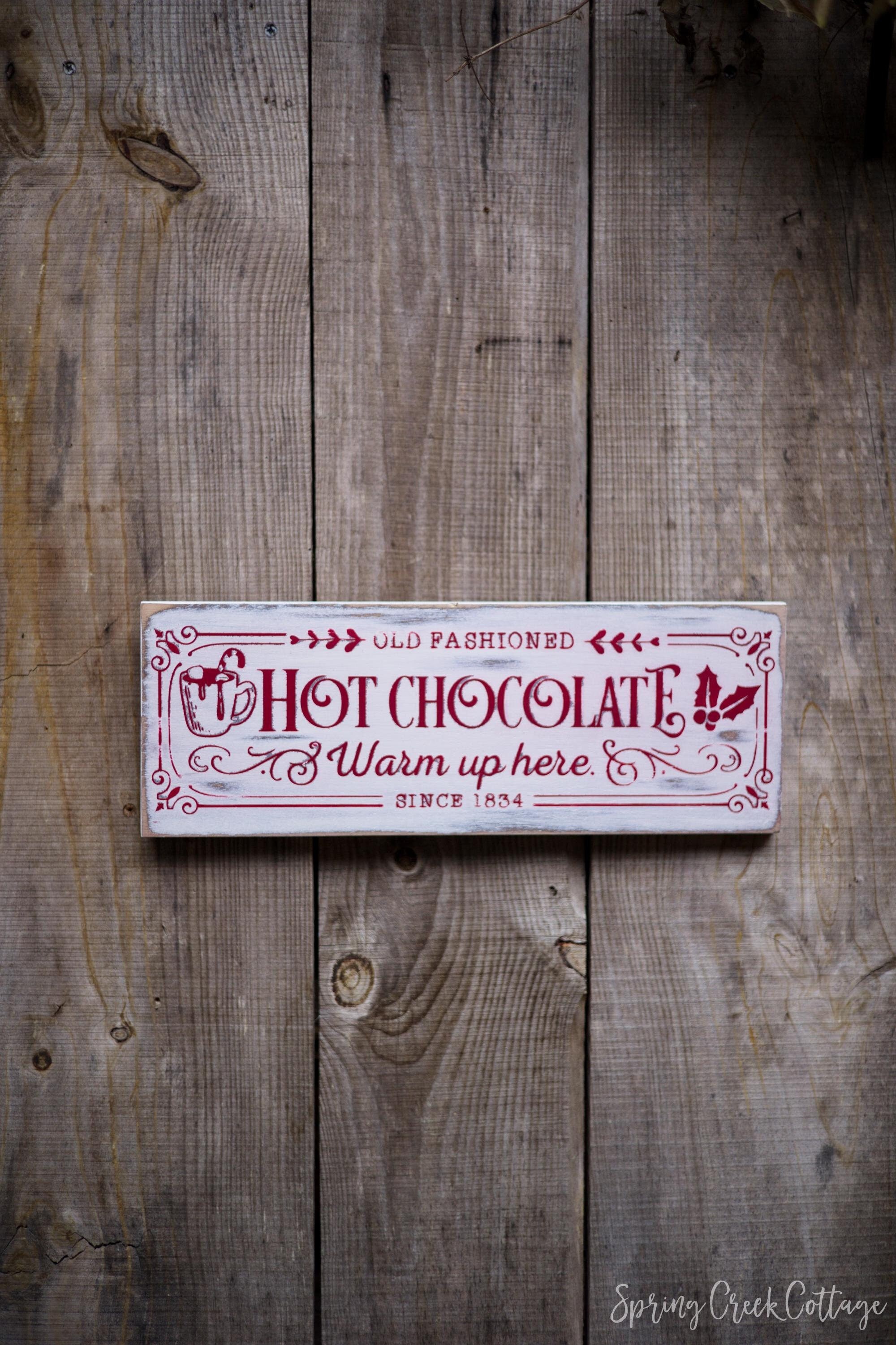 素朴なクリスマスの木製看板：フロスティのスノーフレークカフェの