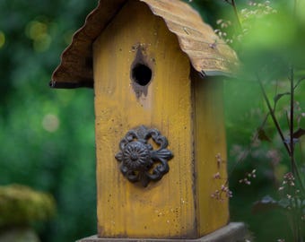 Handgemaltes rustikales dekoratives Vogelhaus: Pazifischer Nordwesten der Holzveranda