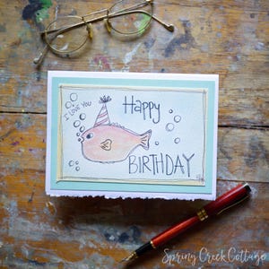 Tarjetas de cumpleaños originales hechas a mano, tarjeta de cumpleaños de pez caprichoso, acuarela original en blanco, tarjeta de felicitación náutica de 5 x 7, arte pequeño enmarcable