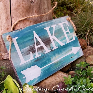 Hand-Painted Rustic Lake Sign: Directional Arrow Decor