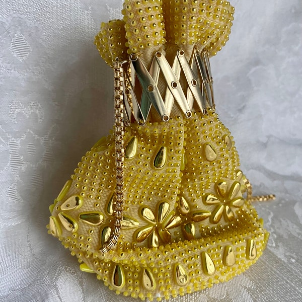 Vintage Gold Beaded Coin Purse with Accordion Opening