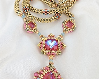 Collier de perles bohème luxe Jaipur : pendentif cristaux roses lotus • Perlage or, cuivre, turquoise