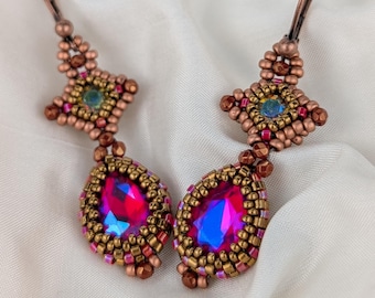 Boucles d'oreilles en forme de larme Art Déco faites main : rouge, cuivre, bronze, cristal Rivoli