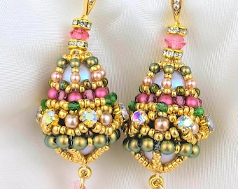 Boucles d'oreilles gouttes oeuf de Pâques lustre en perles de style Fabergé - Bijoux vintage en cristal rose, vert, or