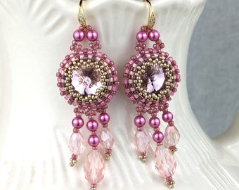 Boucles d'oreilles en cristal rose : perles roses, fil d'oreille CZ plaqué or