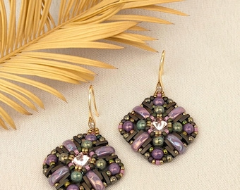 Boucles d'oreilles en perles faites main « Tessara » : boucles d'oreilles géométriques en cristal pourpre gris pourpre CZ