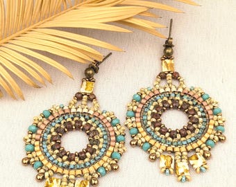 Créoles de danse du soleil occidentales perlées à la main, bijoux bohème du sud-ouest, travail de perles dans les tons turquoise et terre