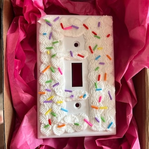 Single Fake Cake Lightswitch Cover (no cherries)