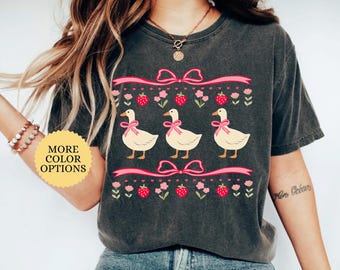 Comfort Color Cute Cottagecore Goose Shirt, Strawberry Duck Bow Tee, Kawaii Farm Animal T-Shirt, Soft Girl Aesthetic Top, Vintage Style Tee