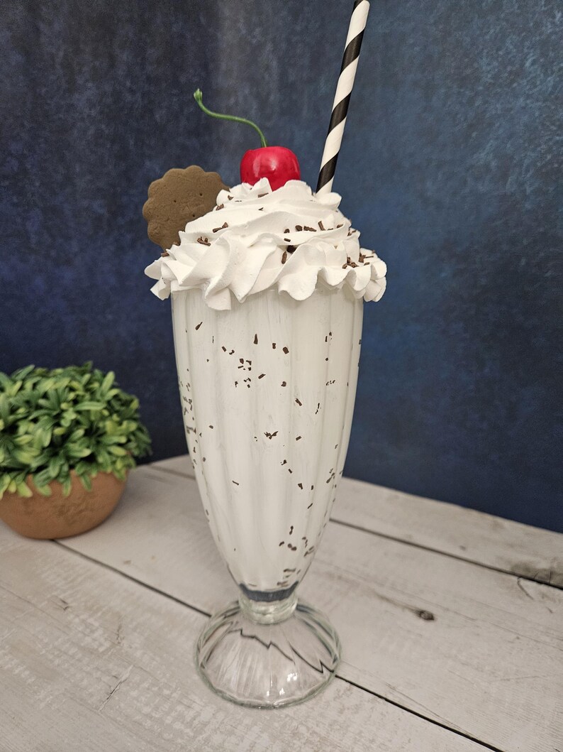 Fake Ice Cream Shake: Strawberry Dessert Display Food Cookies & Cream
