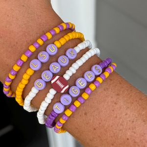 LSU Perlenarmband Stapel, Geaux Tigers, Baton Rouge, Spieltag Schmuck, Fußball Armbänder, kundenspezifisches Perlenarmband, Frauen Geschenke, LoveStacks
