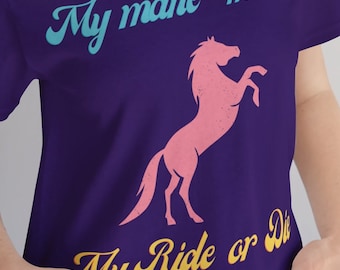 T-shirt per gli amanti dei cavalli / Regalo dei cavalli / Ama il mio cavallo / Cavaliere, Scarpe da ginnastica / Unisex - T-shirt da uomo e da donna / Cavalca o muori retrò