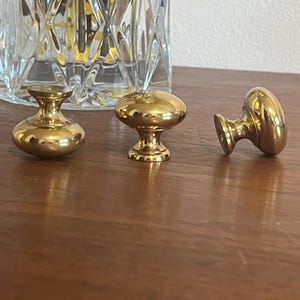 Vintage Solid Brass Drawer Pulls / Cabinet Knobs / Heavyweight 3.1 oz Each / Set of 6 and Set of 8 Available / Classic Round Polished Brass