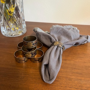 Vintage Brass Napkin Rings // Set of 8 Hand-Etched Floral Enamel Rings // Boho Eclectic Dining Table Decor // Made in India