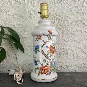 Vintage 1970s Tilden-Thurber Porcelain Lamp // Floral Design & Gold Accents // 11” Tall Table Lamp - Works Great! No Shade // Vintage Boho