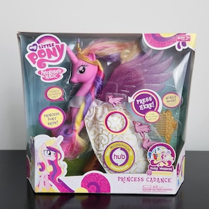 Juguete vintage raro de la princesa Cadance de My Little Pony de Hasbro,  con luz y parlante para boda