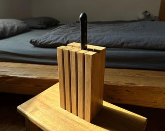 Handgemaakt eikenhouten messenblok voor Japanse messen | Hoge messenstandaard (250 mm) | Past op KAI wasabi- en gebogen mesjes | Minimalistische keukenopslag