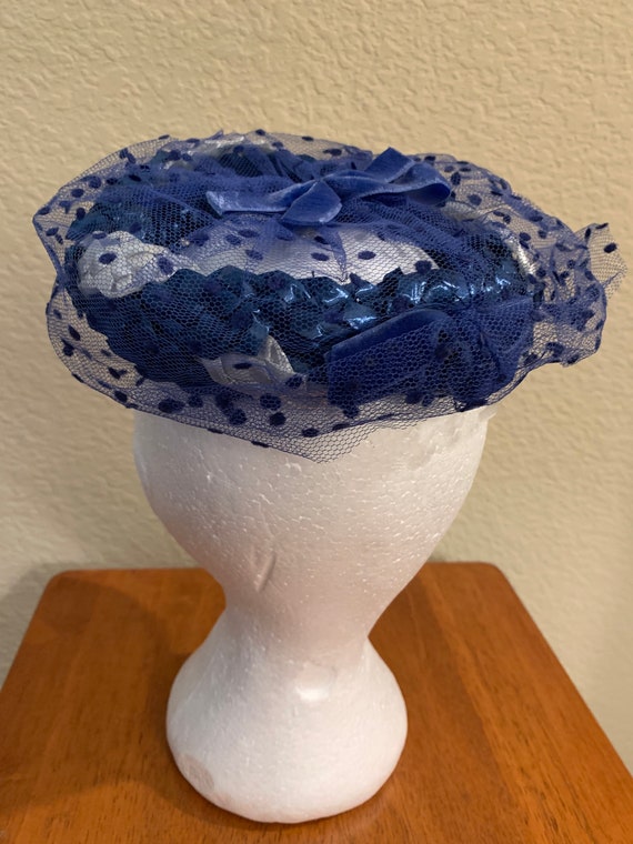 1950’s Vintage Blue Straw Hat with Veil - image 3