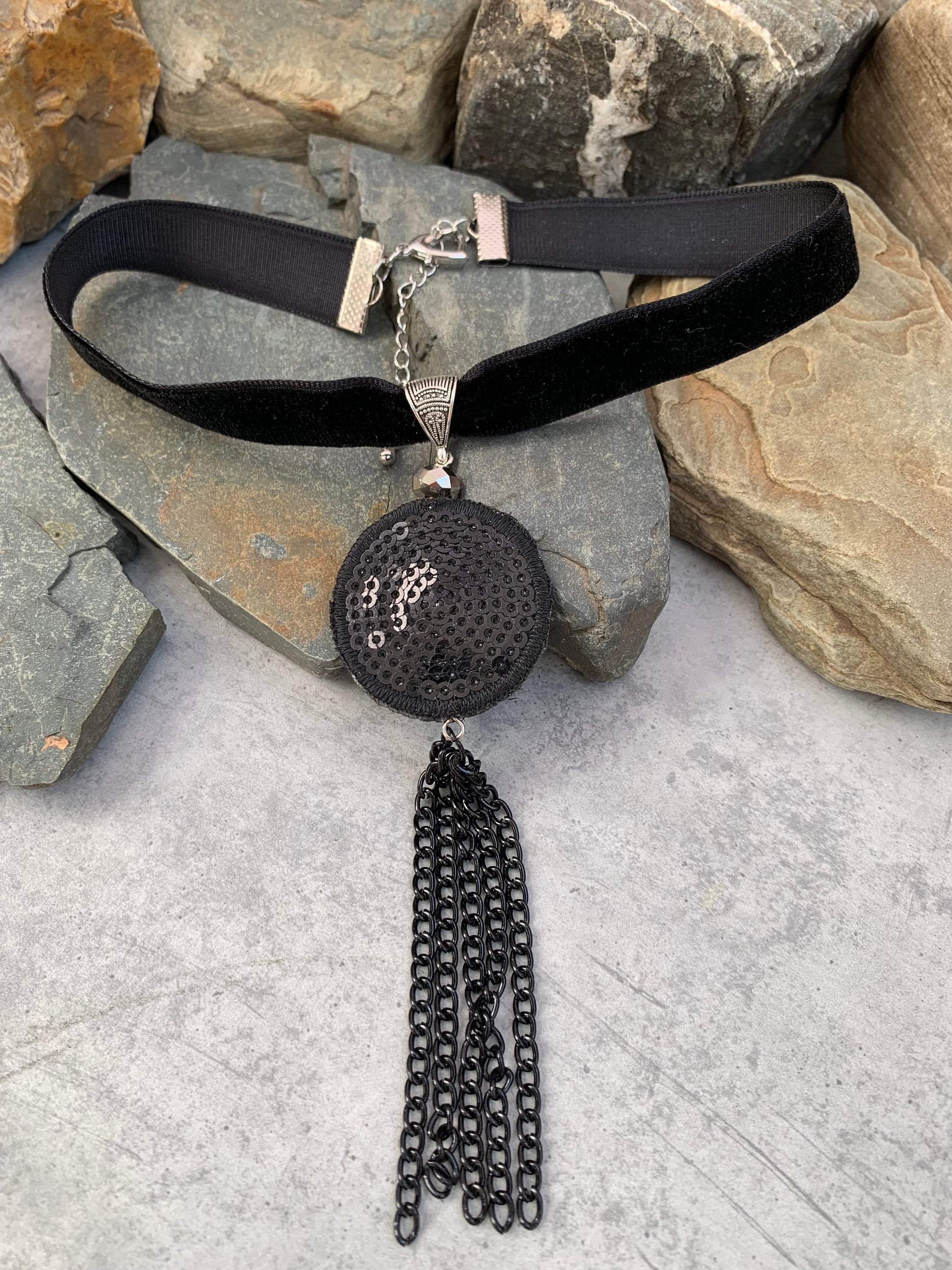 Collana Gotica Con Fiocco In Nastro Di Velluto E Raso Nero: Girocollo Con Papillon E Campana Argento, Gioiello Vintage Boho Per Donna, Regalo Originale Fatto A Mano - 4
