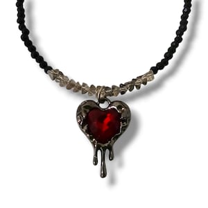 Rotes Herz Halskette. Schwarze Halskette. Gothic schmelzendes Herz Anhänger Choker Schmuck, Lava rotes Herz Anhänger Halskette, Einzigartige Gothic Mode Geschenk