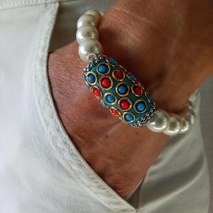 Mallorca Pearls Bracelet. Big 10mm Chunky Stretch Bracelet. Authentic Indonesia Handmade Jewelry. Women&#39;s summer bracelet with large beads