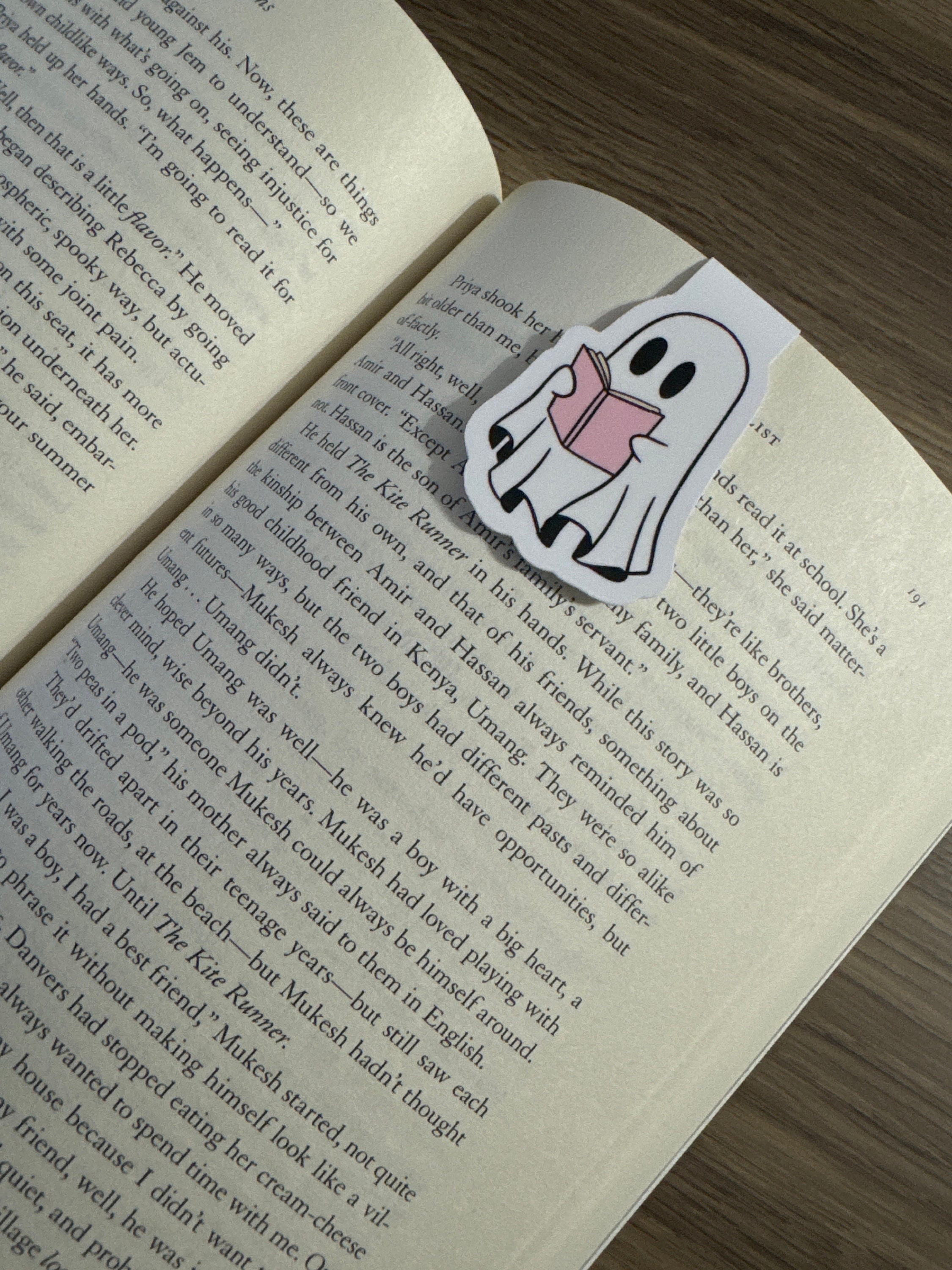 Books With Boo Magnetic Bookmark: Gifts for Readers - Etsy