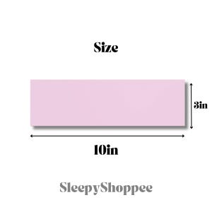 Puede incluir: Una forma rectangular de color rosa claro con el texto Size en la parte superior y SleepyShoppee en la parte inferior. Las l&iacute;neas de dimensi&oacute;n indican un ancho de 10 pulgadas y una altura de 3 pulgadas, proporcionando una referencia visual.