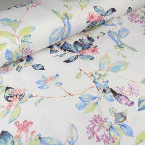 Dekorativer Baumwollstoff mit Vogel- und Blumenmuster zur Dekoration im Landhaus-Stil